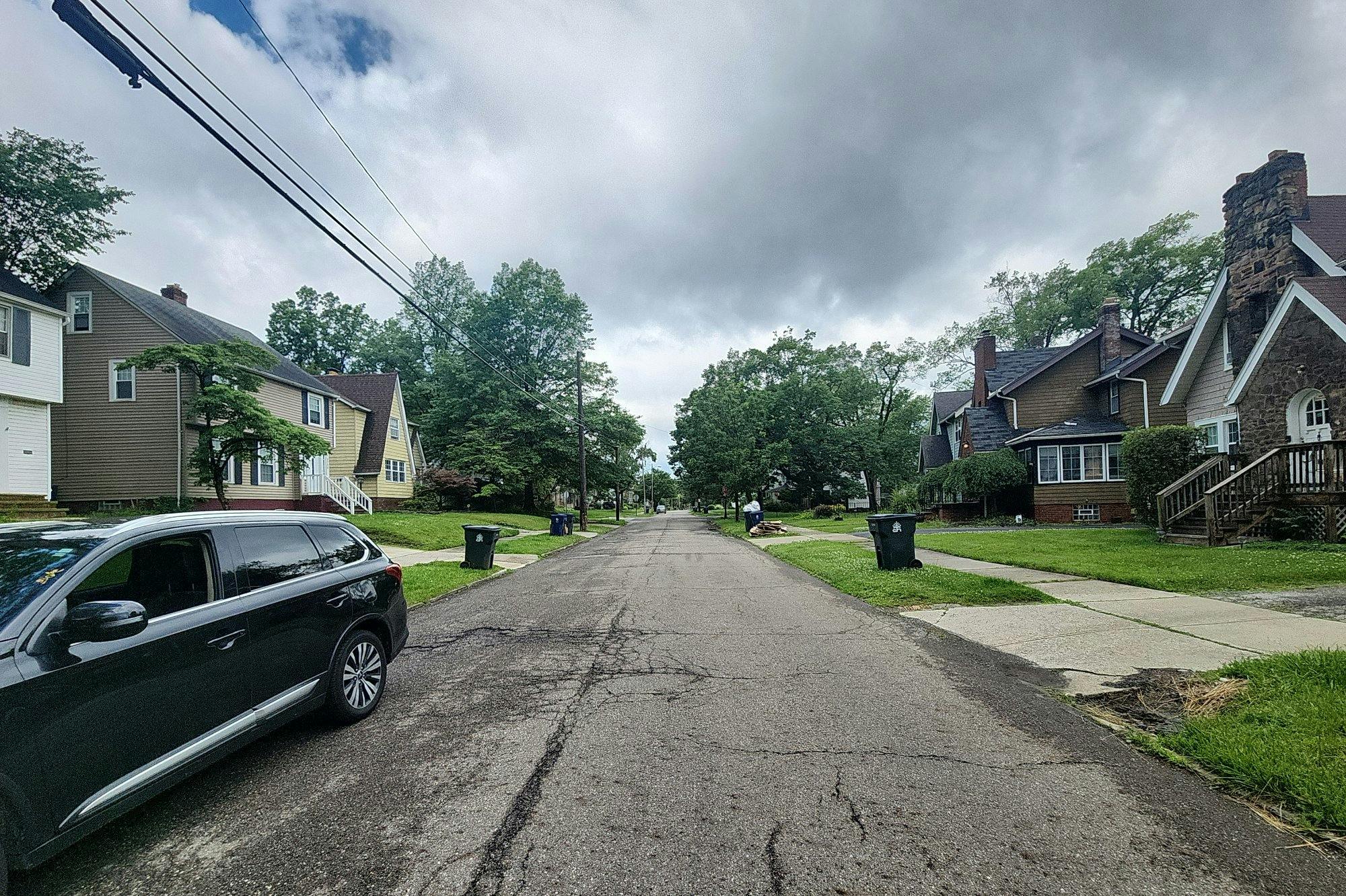 Woodridge Rd, Cleveland, OH 44121