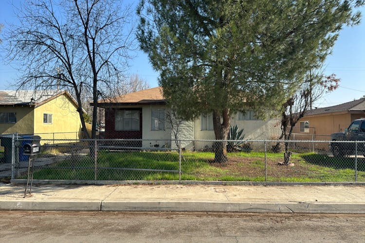 9408 Gladys St Bakersfield, CA 93307, Kern County