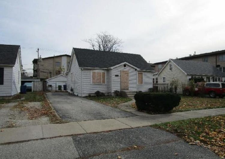 9821 Natoma Ave Oak Lawn, IL 60453, Cook County