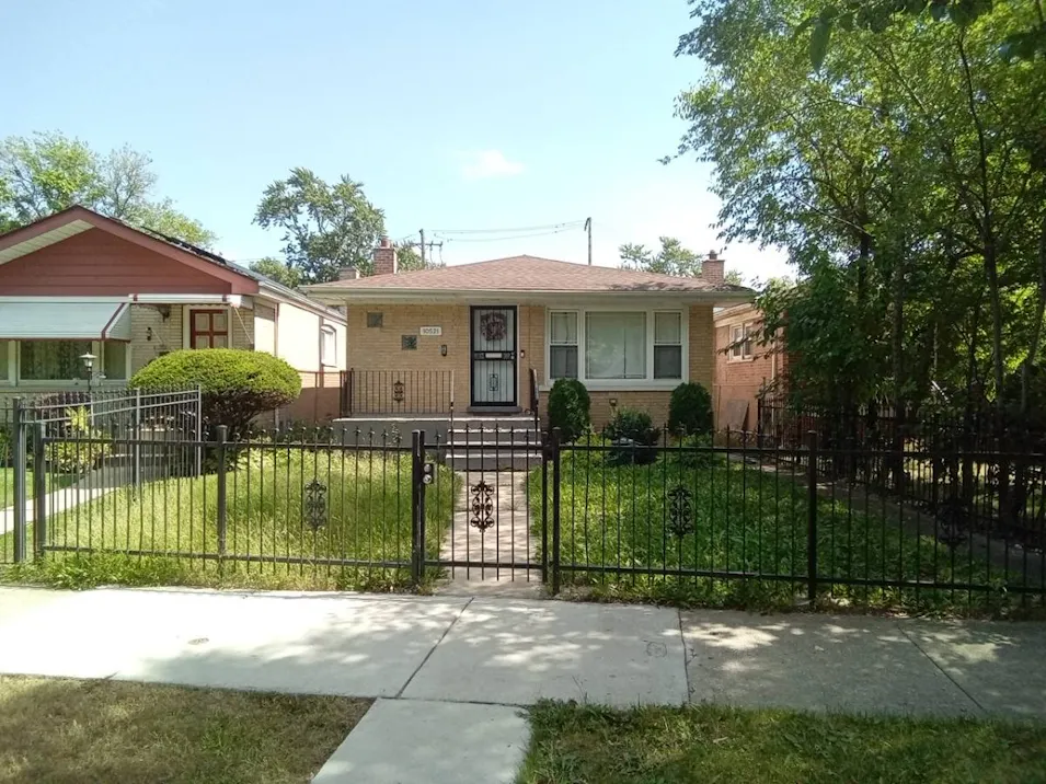 10521 S Cottage Grove Ave Chicago, IL 60628, Cook County