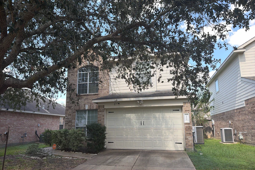 1906 Plum Creek Ln