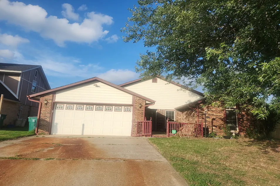 512 Tumbleweed Dr Yukon, OK 73099, Canadian County