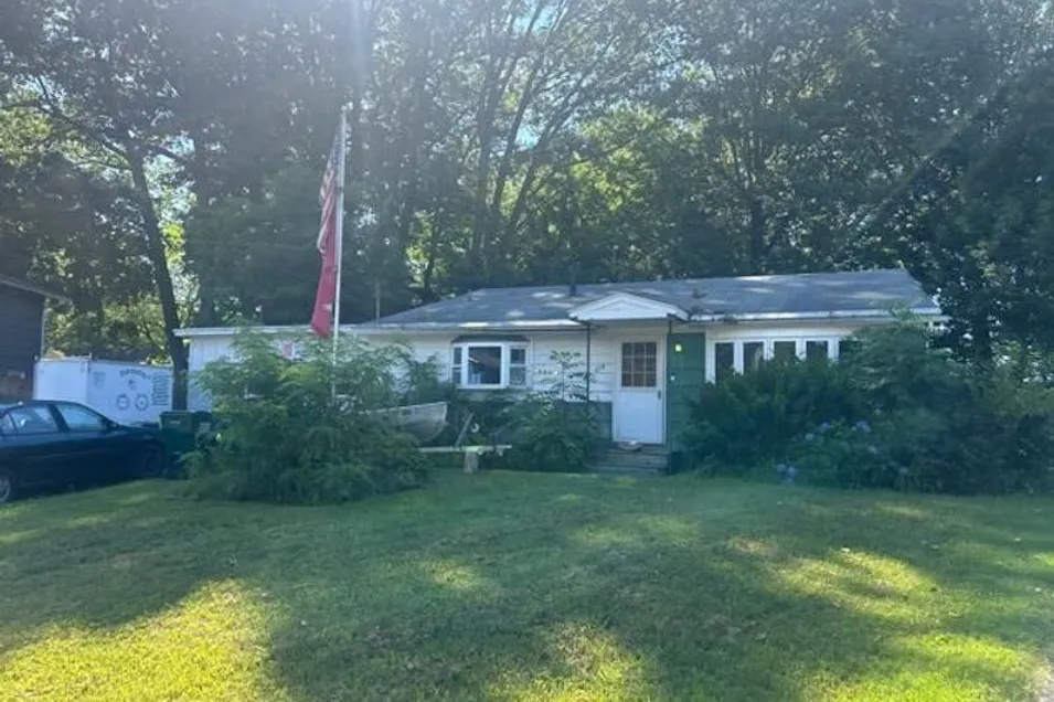219 Park Lane North Syracuse, NY 13212, Onondaga County