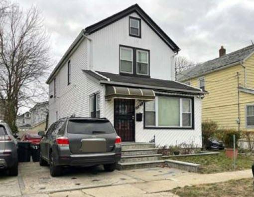 Grayson St, Springfield Gardens, NY 11413