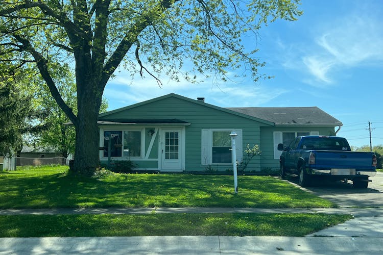 9224 Greenleaf Dr Fort Wayne, IN 46819, Allen County