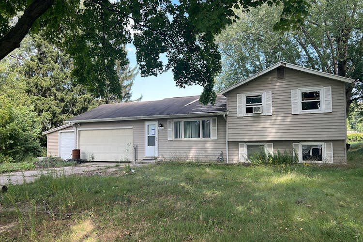 52680 Walsingham Ln South Bend, IN 46637, St. Joseph County