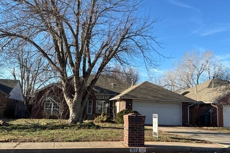 637 Old English Rd Edmond, OK 73003, Oklahoma County