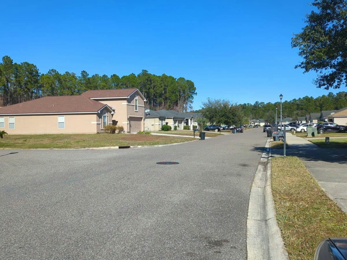 Sotterley Ln, Jacksonville, FL 32220