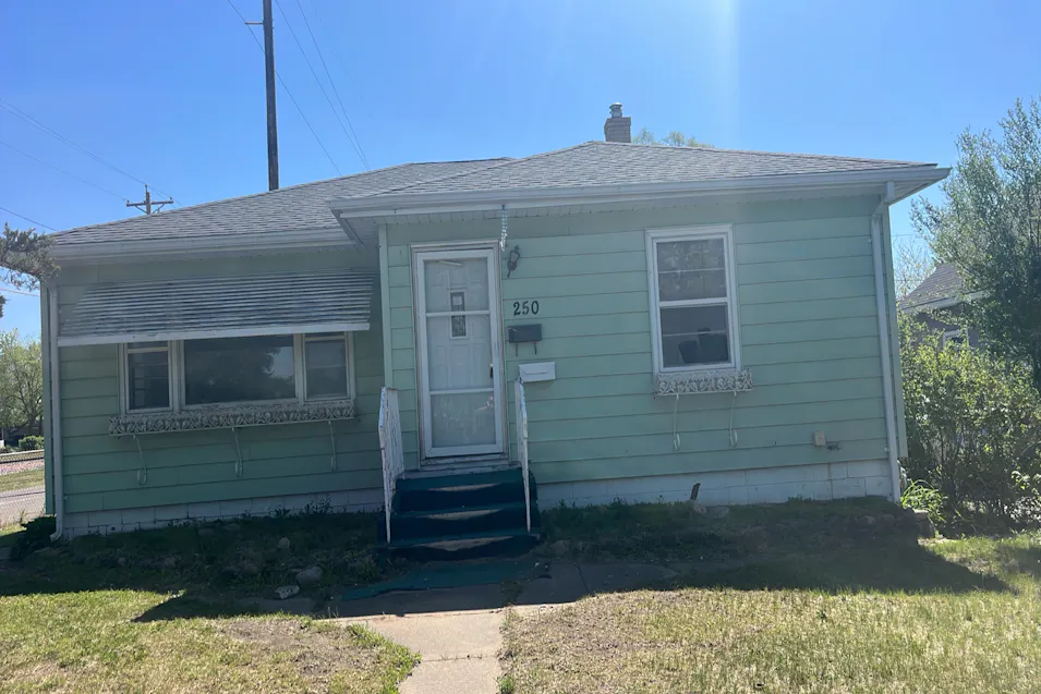 250 Sherman Ave Waterloo, IA 50703, Black Hawk County