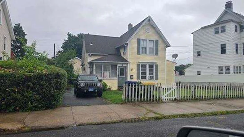 8 Nichols St