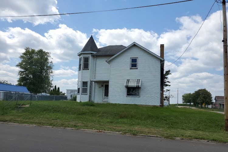 207 N Jefferson St Andrew, IA 52030, Jackson County