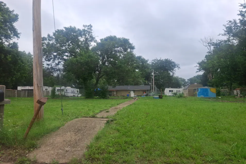 2522 SE Illinois Ave. Topeka, KS 66605, Shawnee County