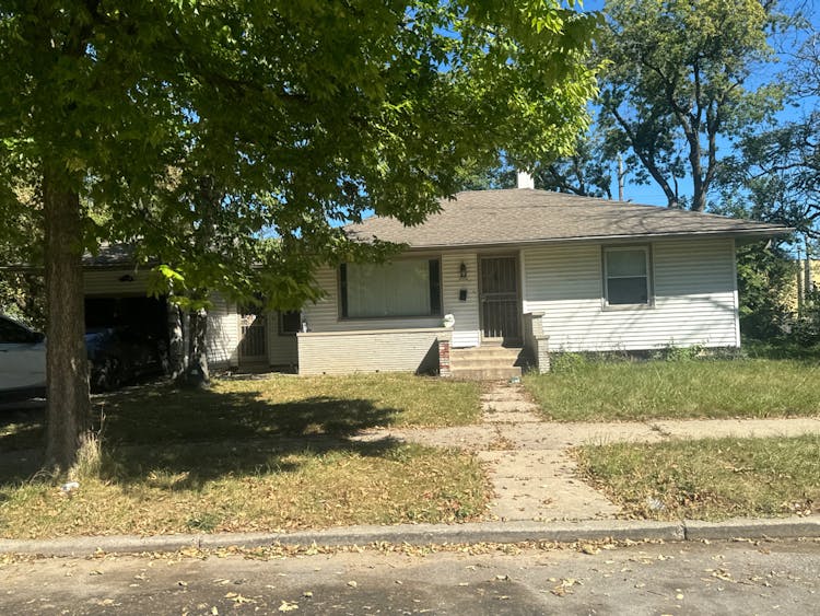 7330 W Medford Avenue Milwaukee, WI 53218, Milwaukee County