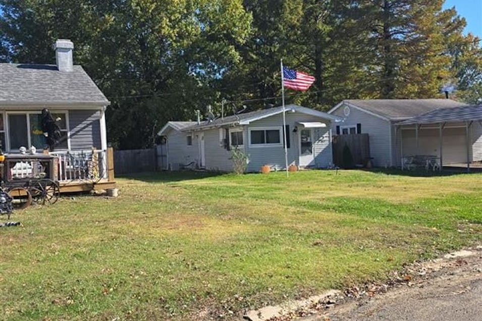 815 Southmoor Place Godfrey, IL 62035, Madison County