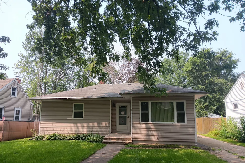 501 S 11th St Dekalb, IL 60115, Dekalb County