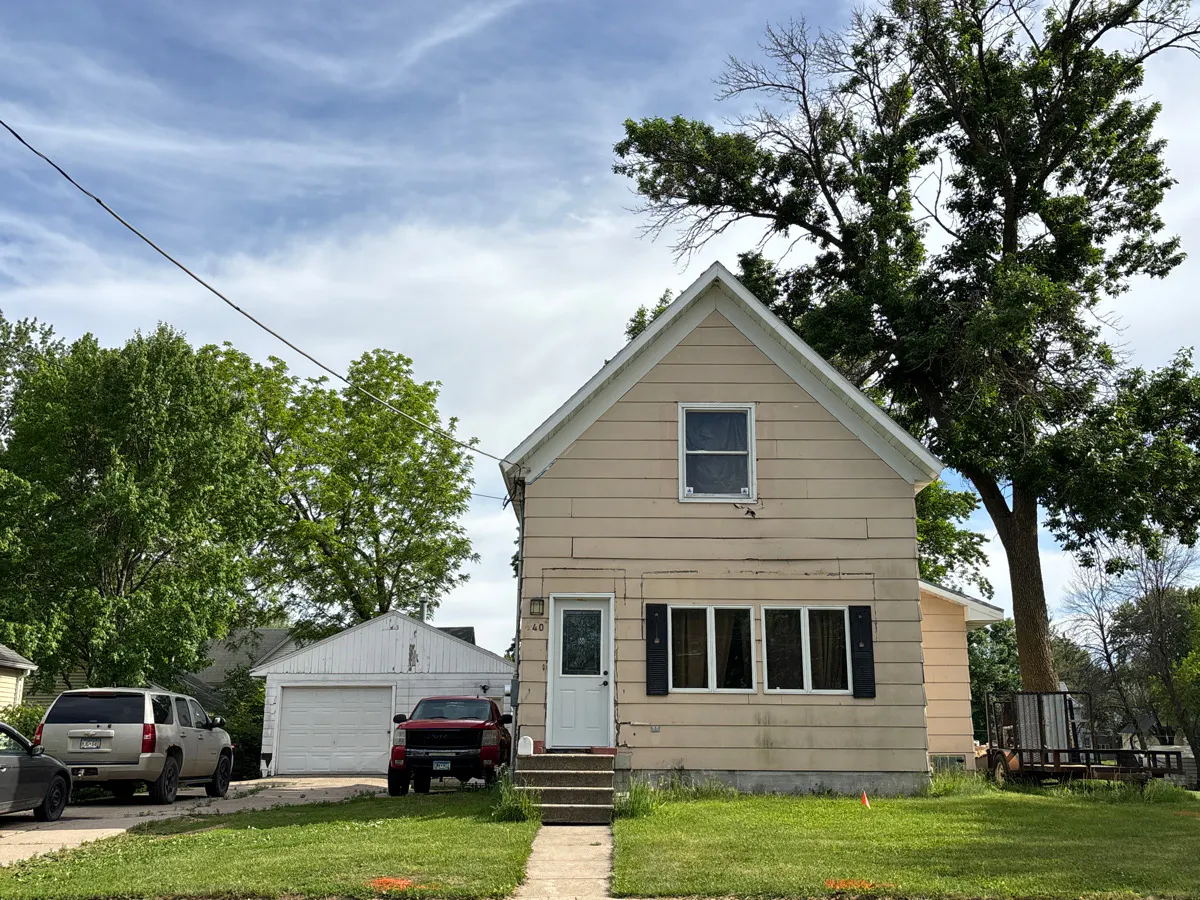 3rd St, Madelia, MN 56062