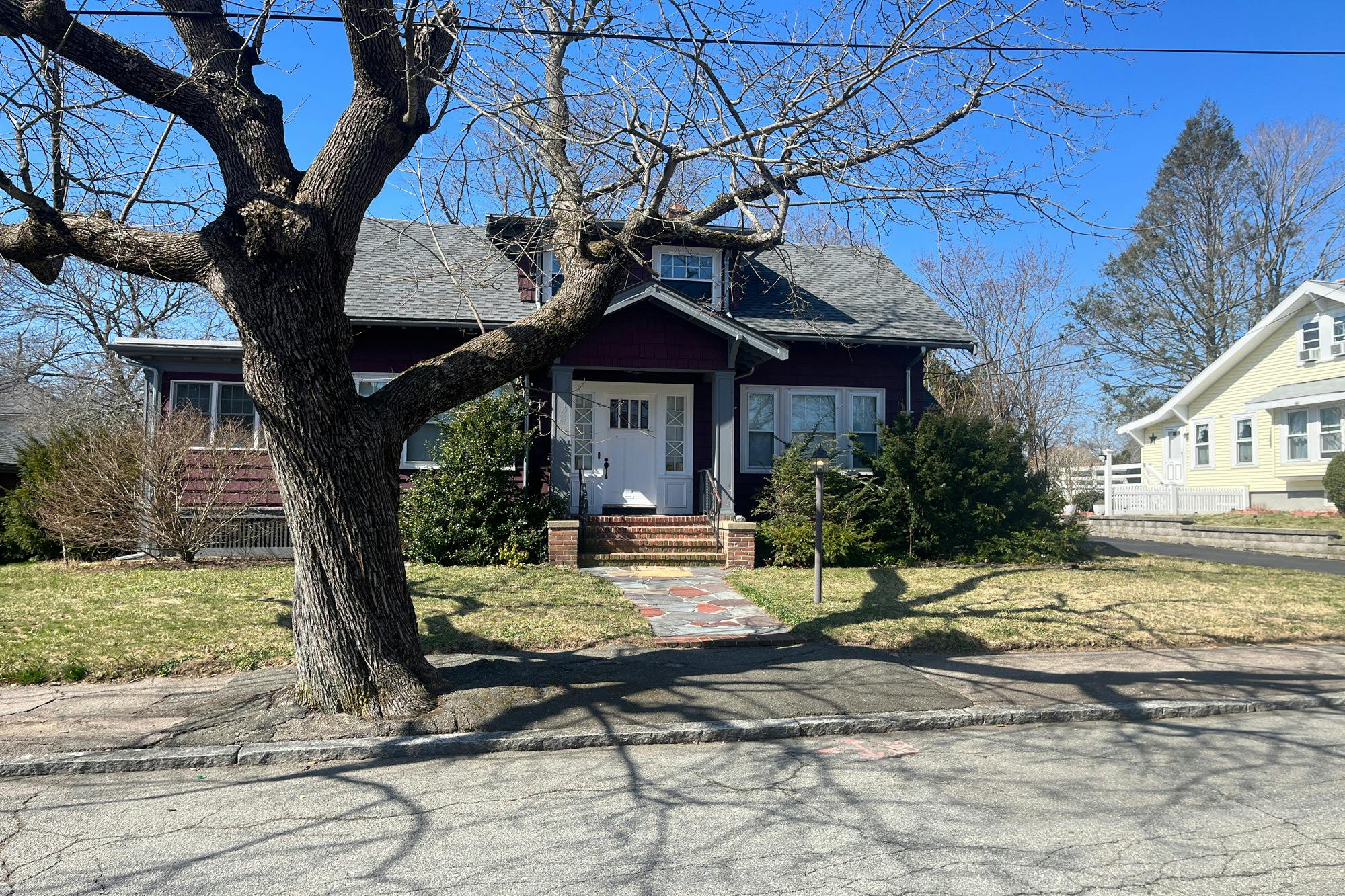 35 Donna St, Brockton, MA 02302