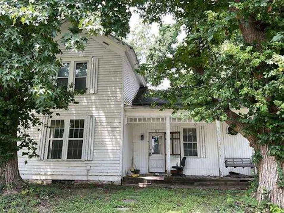 301 S Mill St Athens, IL 62613, Menard County
