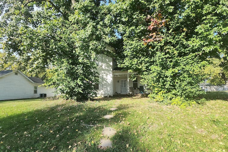 301 S Mill St Athens, IL 62613, Menard County