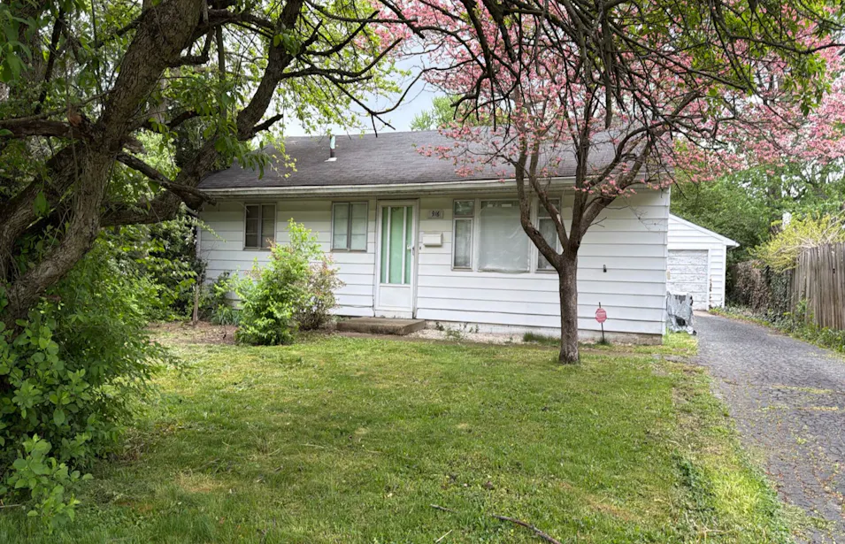 916 South Ashburton Road Columbus, OH 43227, Franklin County