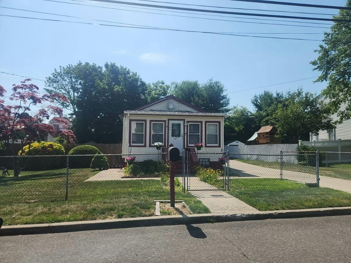 Wells Dr, Bay Shore, NY 11706 #1