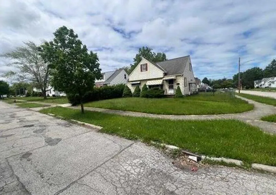 756 E 249th St Euclid, OH 44123, Cuyahoga County