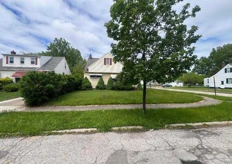 756 E 249th St Euclid, OH 44123, Cuyahoga County