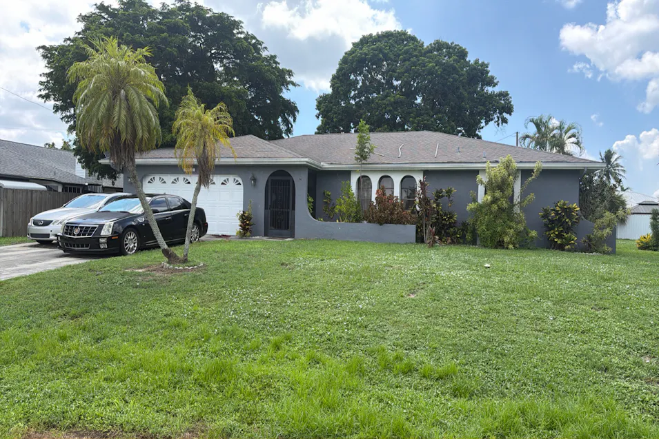 608 SE 2nd Place Cape Coral, FL 33990, Lee County