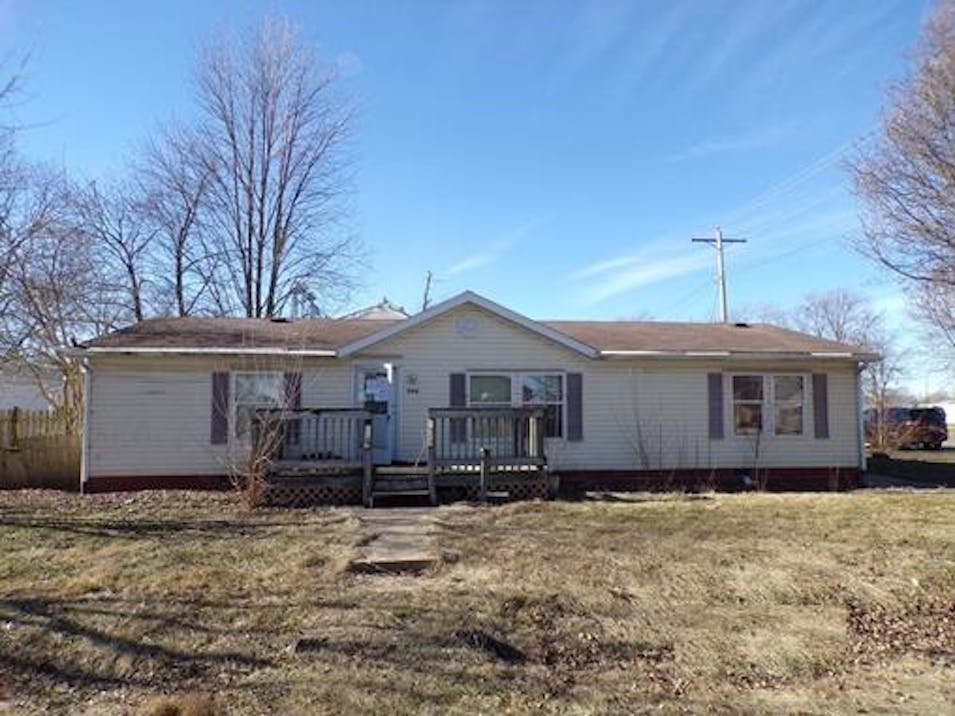 303 S Sherman St Girard, IL 62640, MacOupin County