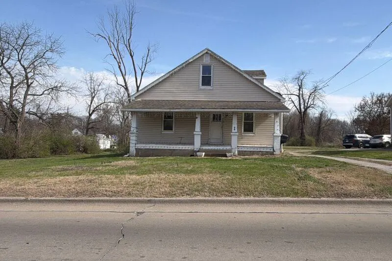 2204 E Main St, Belleville, IL 62221, St. Clair County