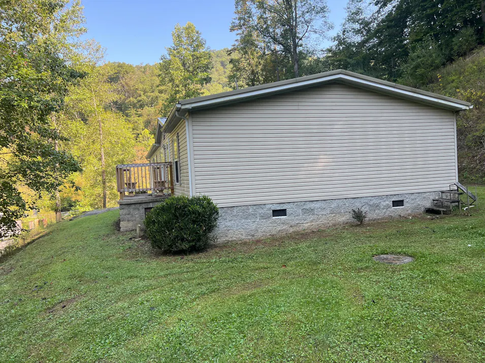 6284 Joes Creek Pikeville, KY 41501, Pike County