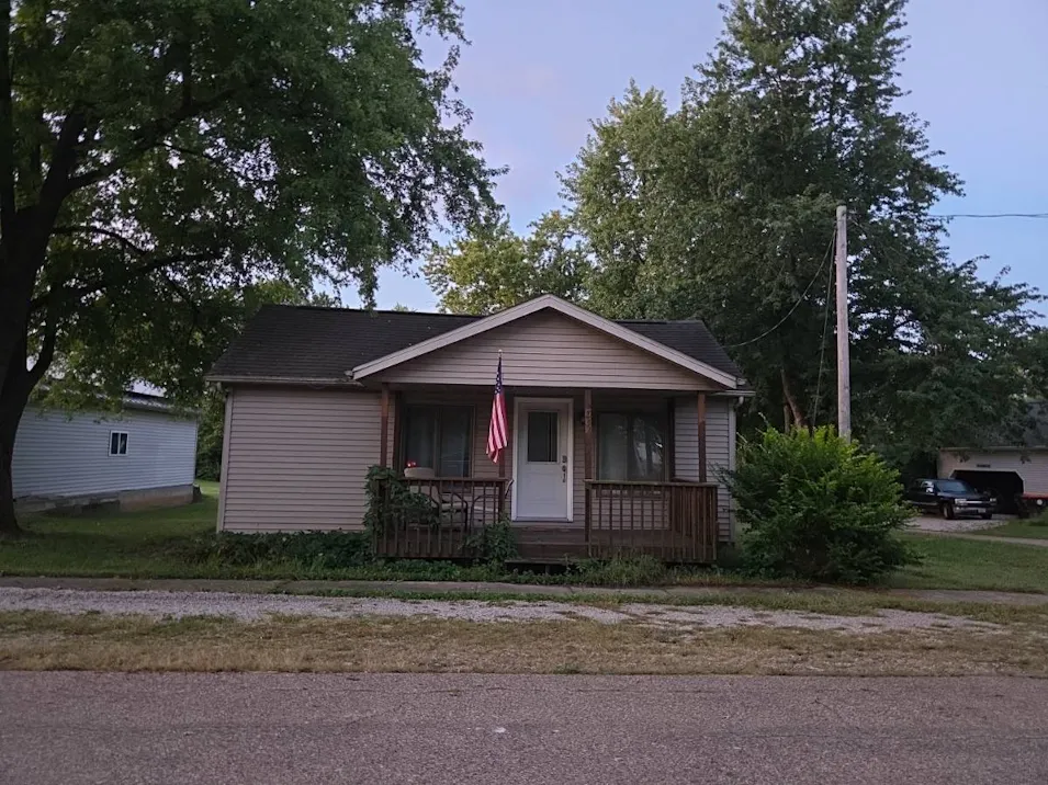 301 E. Pearl St. Danvers, IL 61732, McLean County