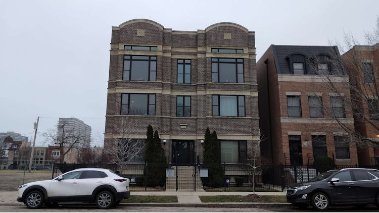 3323 S Prairie Ave Chicago, IL 60616, Cook County