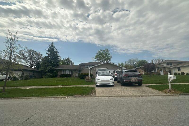 89th St, Hickory Hills, IL 60457
