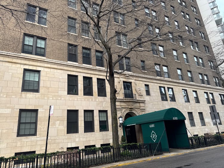 6101 N Sheridan Rd 1a Chicago, IL 60660, Cook County