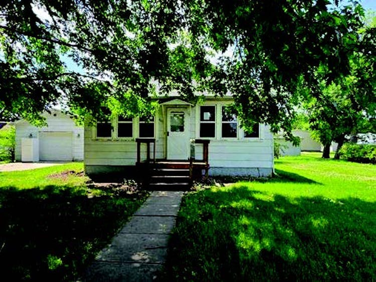 405 Garrison St Bonesteel, SD 57317, Gregory County