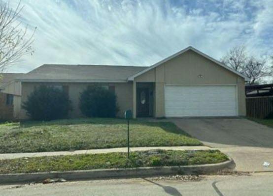 Woodfield Rd, Fort Worth, TX 76112
