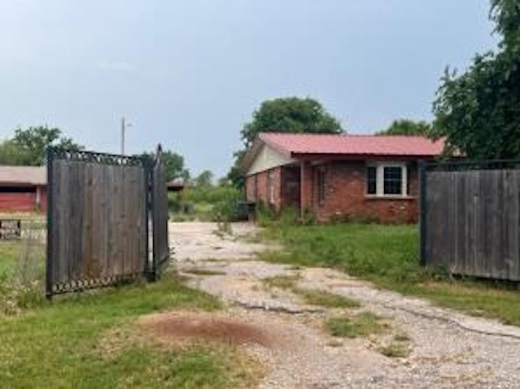 1810 Hampton Rd Wichita Falls, TX 76301, Wichita County