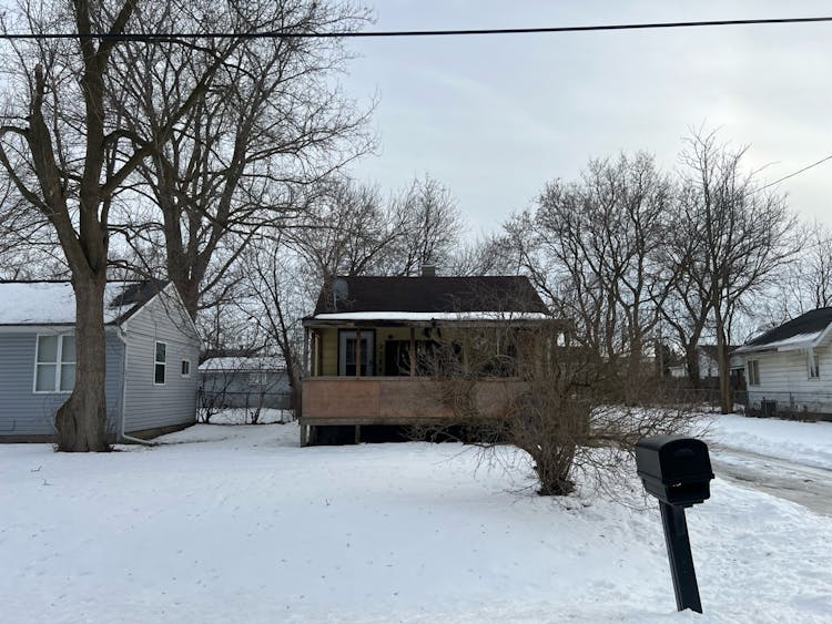 2374 Bergin Ave Burton, MI 48529, Genesee County