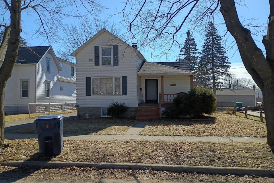 1910 2nd St Bay City, MI 48708, Bay County