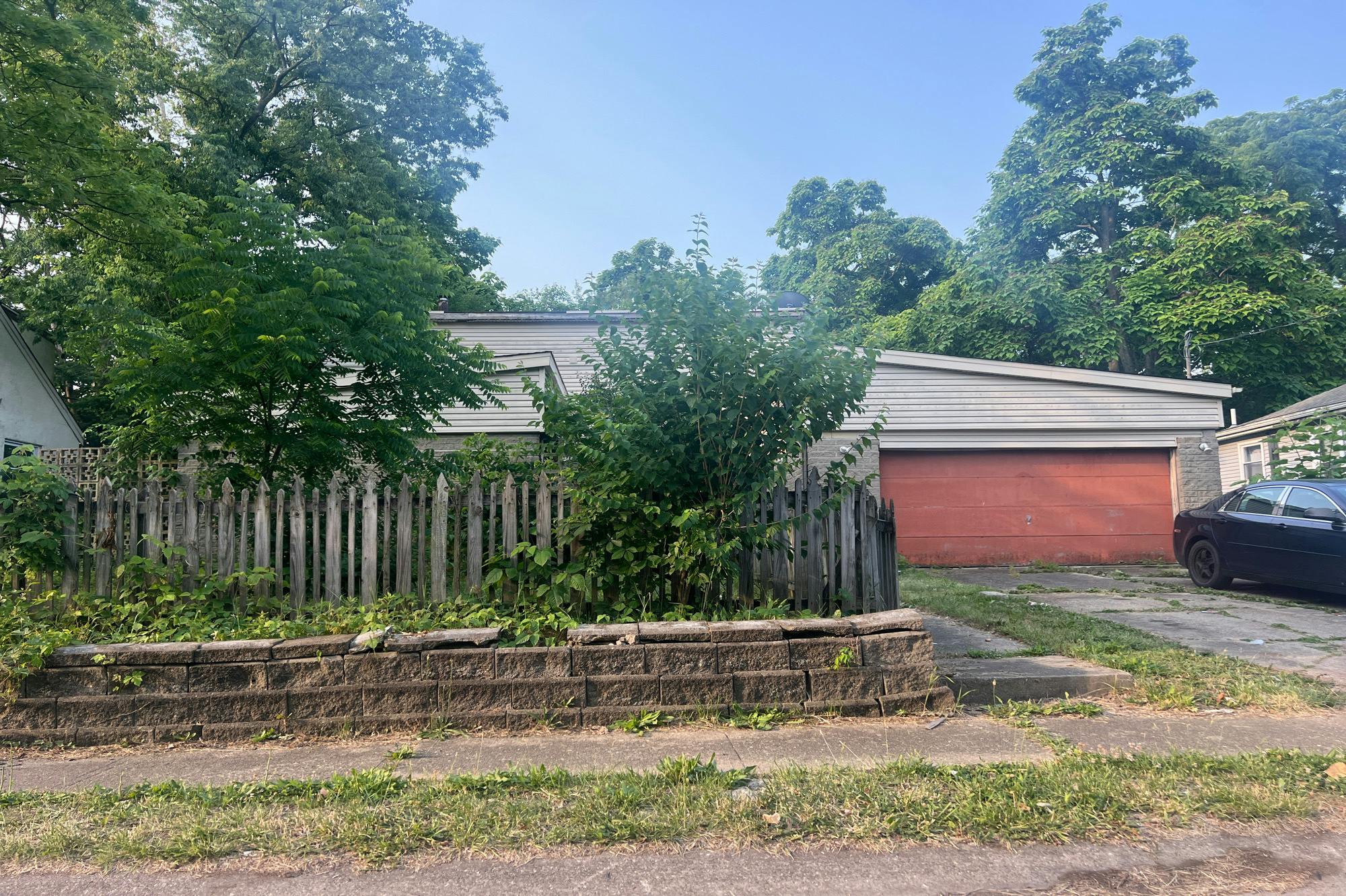 Matthews Dr, Cincinnati, OH 45215