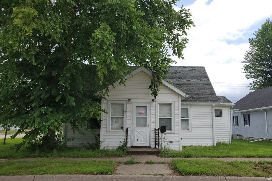 1109 Washington St Bellevue, IA 52031, Jackson County