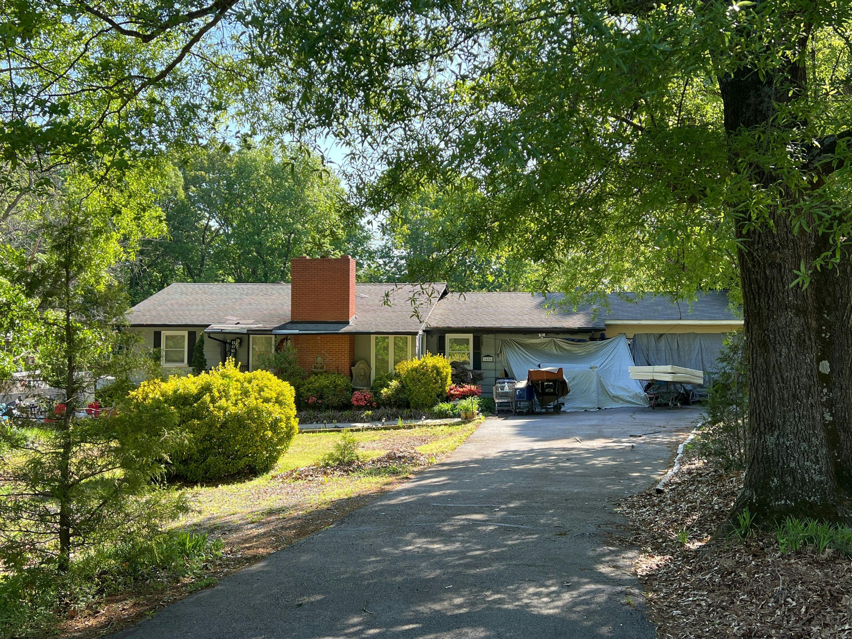 Rolling Rd, High Point, NC 27265