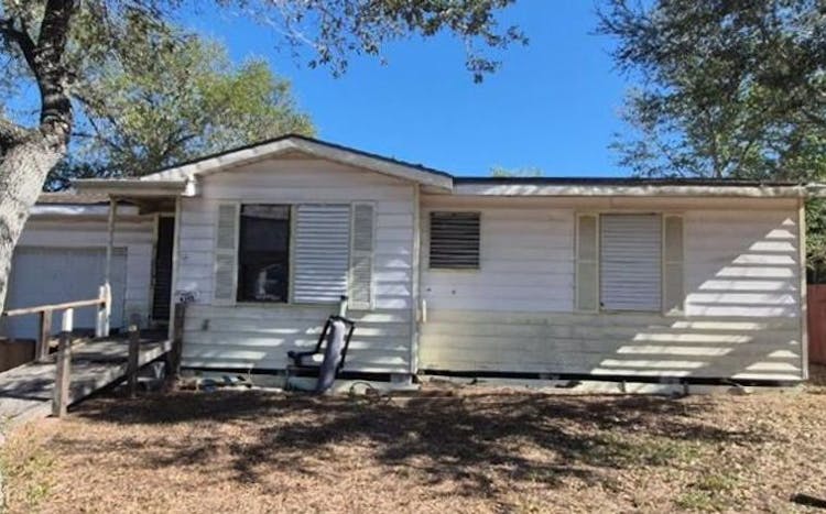 4302 Green Grove Dr Corpus Christi, TX 78415, Nueces County