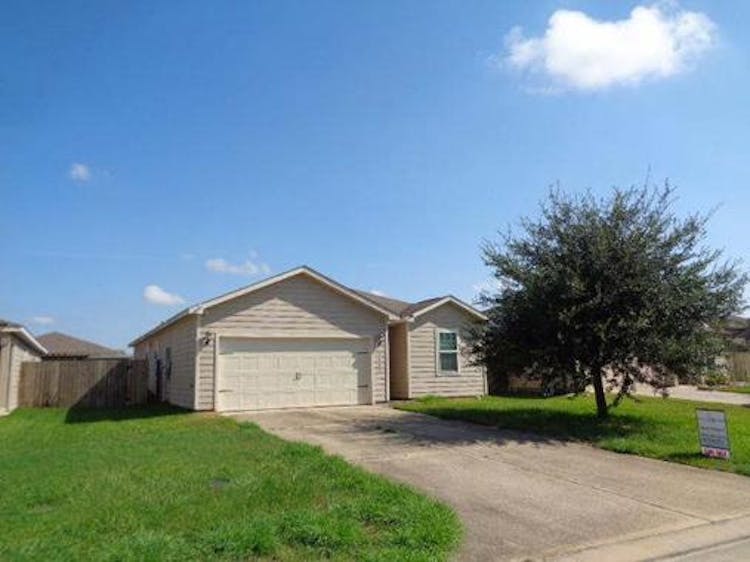 5004 Sycamore Ln Brookshire, TX 77423, Waller County