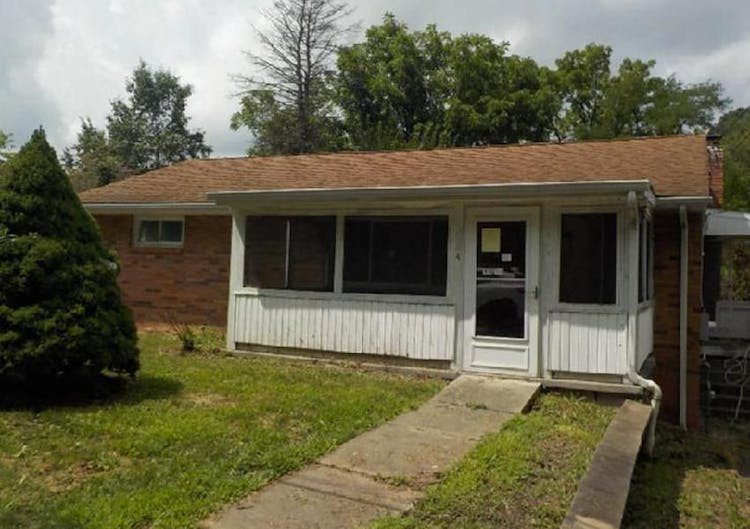 554 Sells Ln Greensburg, PA 15601, Westmoreland County