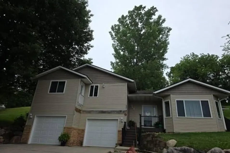 330 Jenny Lane Owatonna, MN 55060, Steele County