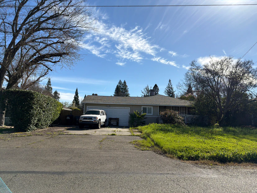 8780 Elm Ave