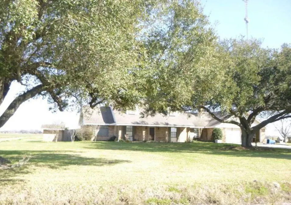 4015 Pesson Rd New Iberia, LA 70560, Iberia County