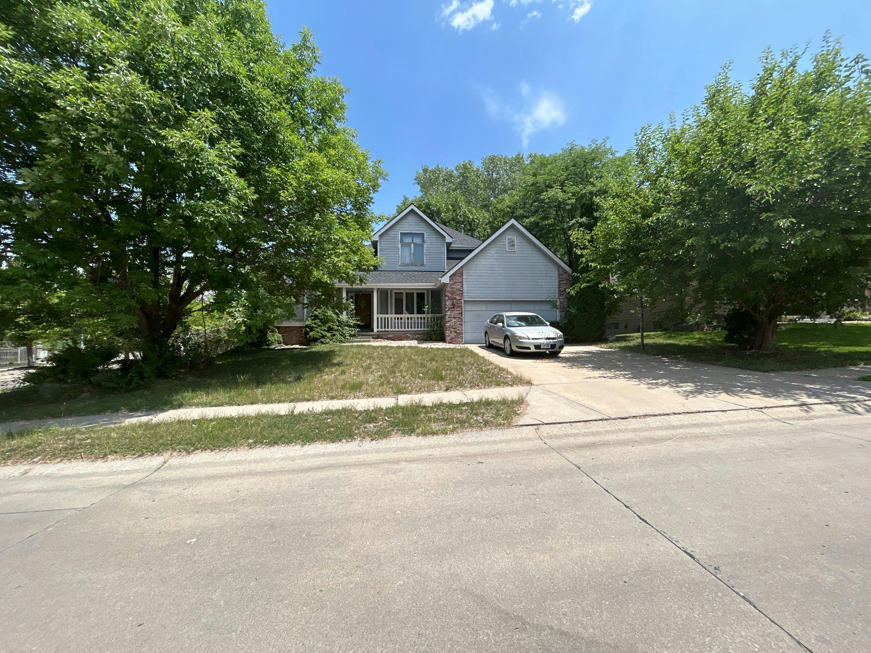 156th Avenue Cir, Omaha, NE 68135